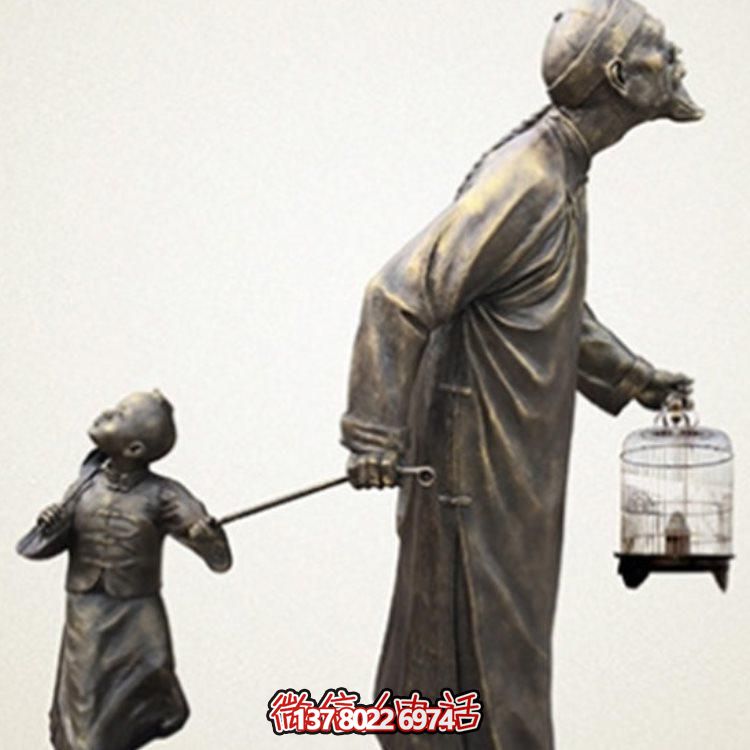玻璃鋼仿銅雕塑，景觀遛鳥人物裝點(diǎn)戶外環(huán)境