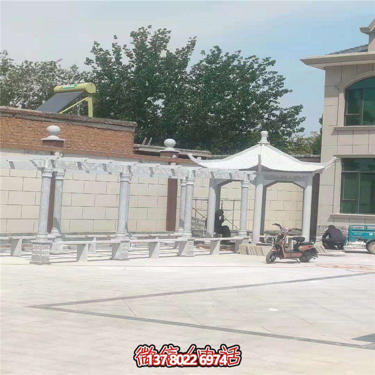 仿古涼亭，大理石裝飾，搭配花架，為別墅院子增添份量