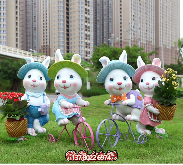 可愛兔子雕塑，為您的草坪添彩
