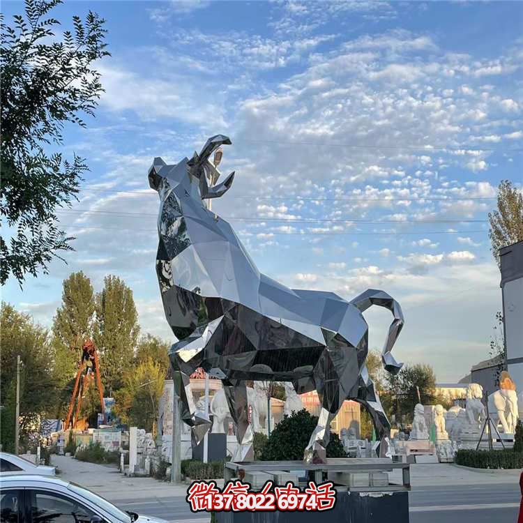 大型不銹鋼牛雕塑，拋光切面