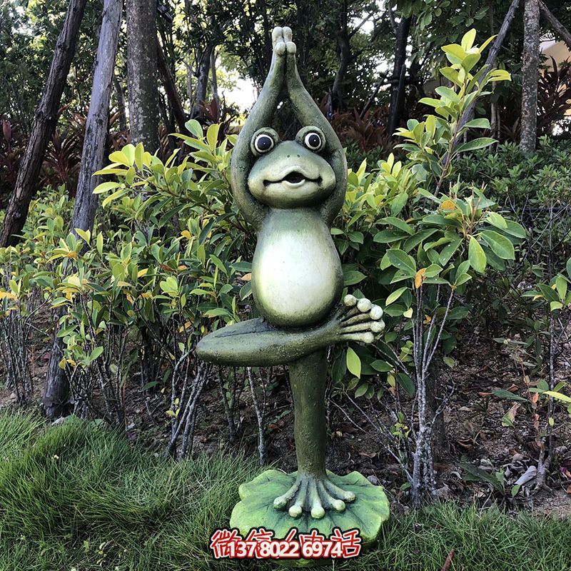 藝術之旅以樹脂彩繪、瑜伽練習和雕塑裝置為靈感的公園探索