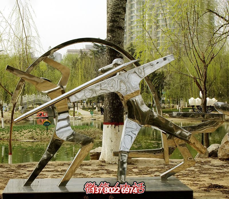 不銹鋼鏡面標槍雕塑——精致、創意、華美